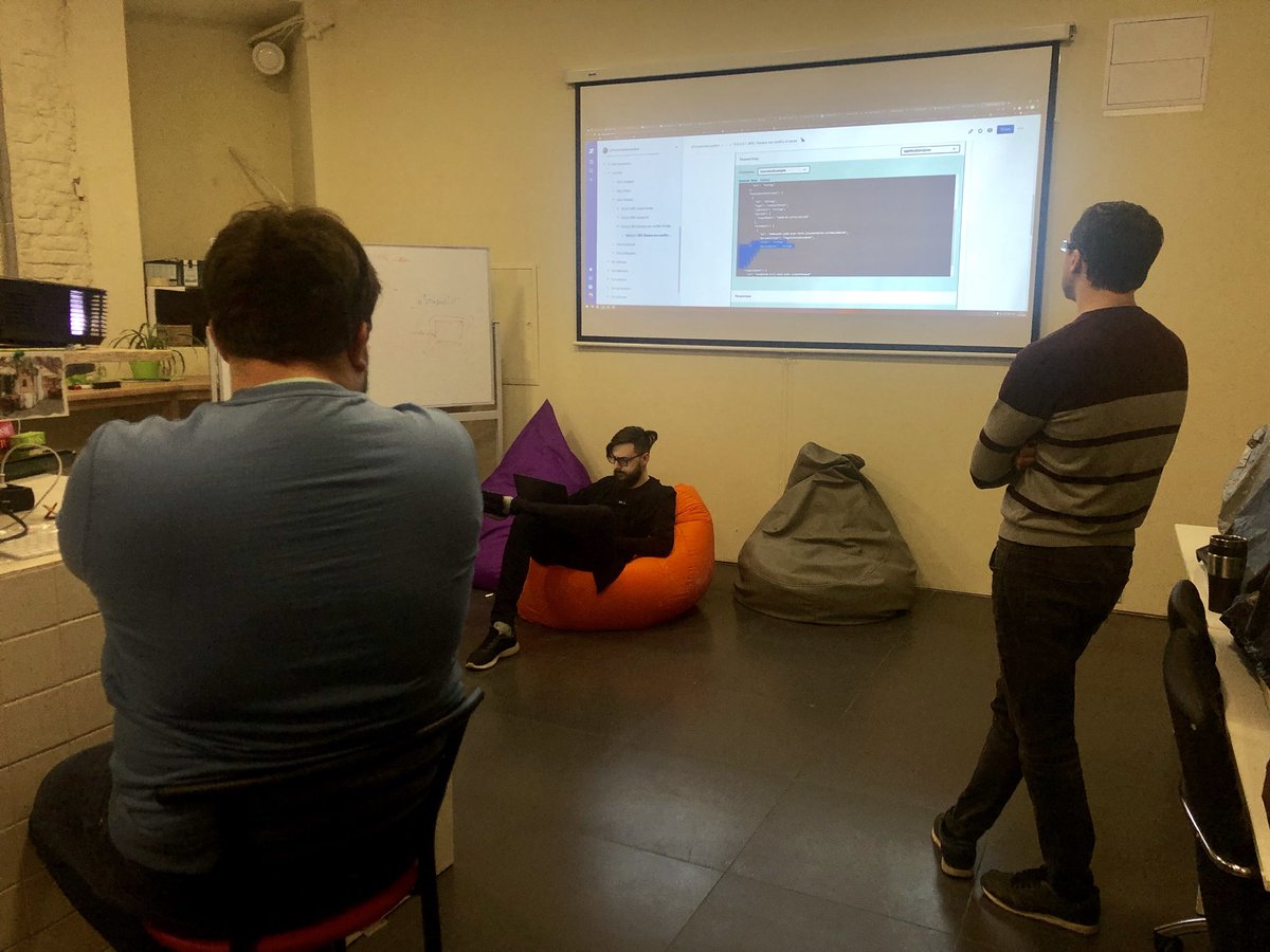 uStudioCompany's tweet photo. Live: remote analytical briefing. Collaboration, no matter what https://t.co/roQcPrcQJK