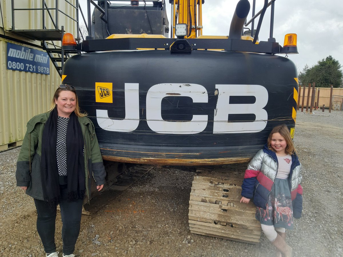 EvansExcavation's tweet photo. The next Generation of #thediggerlady help me to Encourage other Girls with my #diglikeagirl Project, follow and support and share the link below https://t.co/Ifb0V38lWO https://t.co/dqYlAOV0sU