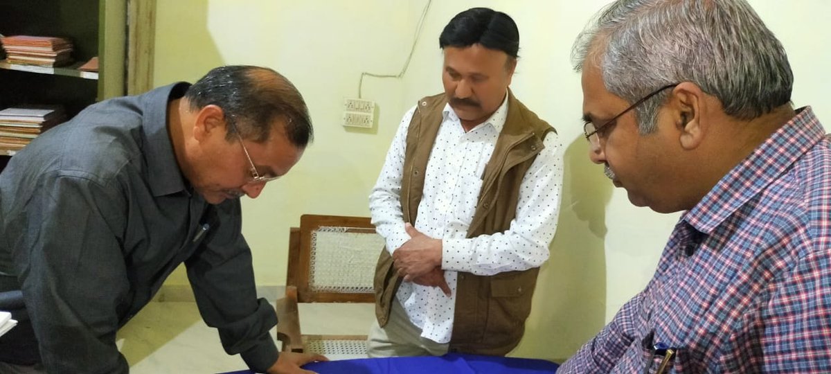 diolalitpur's tweet photo. मण्डलायुक्त झांसी मण्डल झांसी ने ब्लाॅक एवं तहसील मड़ावरा का किया औचक निरीक्षण
अधिकारियों को दिये व्यवस्थाएं दुरुस्त रखने के निर्देश https://t.co/pjzZcAsSqk