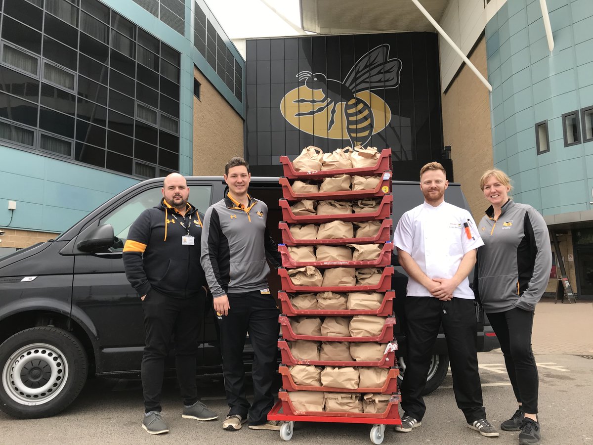 🛍️ Do you know an elderly or at-risk neighbour or relative who can’t get out the house? 

We have bags of fresh fruit and veg we will deliver to anyone within the Coventry area!

Please direct message us with details and we will get back to you 🙂

#WeAreWasps #OurCommunity 🖤💛