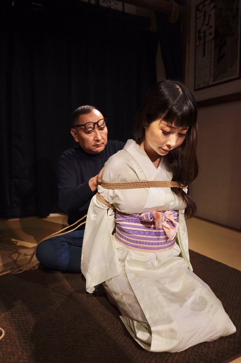yasashiichiaki's tweet photo. I got a shibari lesson from @nawanaka1mon I’ve taken lessons from him for many years, but every single time I’m moved by his work. I’m going to keep studying hard. Thank you every time time, and also thank you to the model who appeared (@Athena2Cats ) https://t.co/BR7WJceXVj