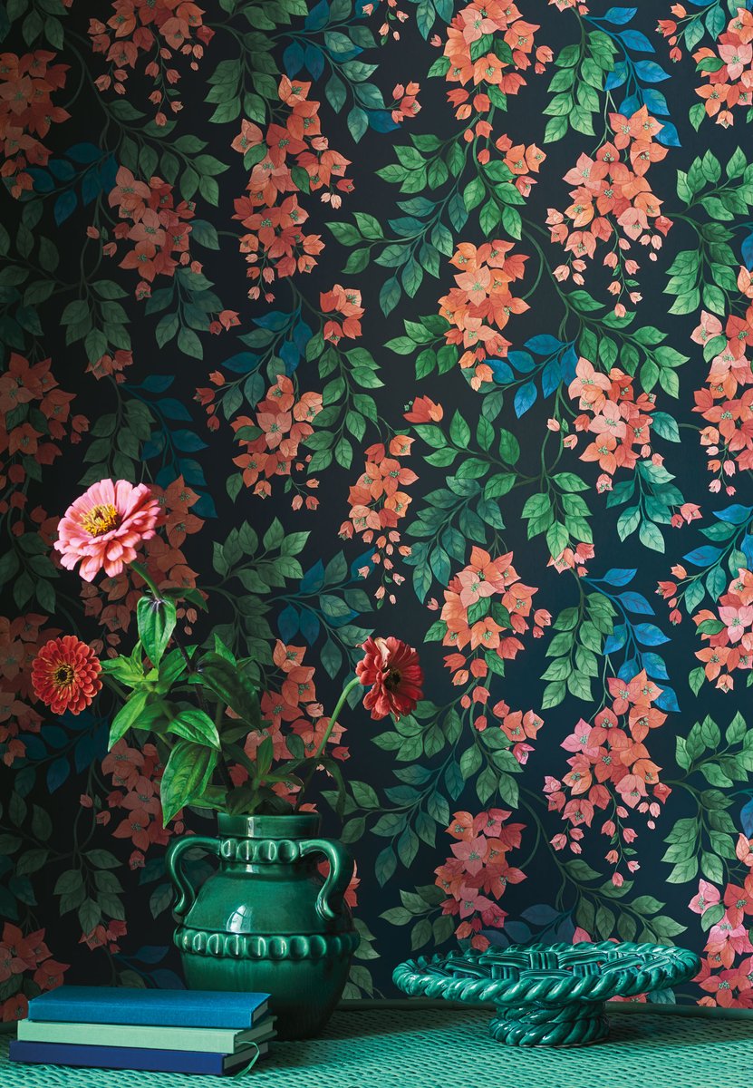 "With Angel's Trumpet 117/3009 &amp; Bougainvillea 117/6017 the <a href="/Cole_And_Son/">Cole & Son</a>'s Design Studio has created unexpected, twilight palettes giving these sunshine-loving Sevillian flowers a new, contemporary feel.
Discover the full collection bit.ly/3czxLmp