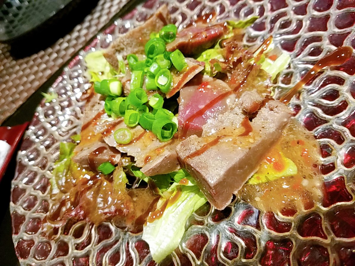 ぴろんぴろん下里 オリジン沖縄 味どころ旬 お通しで牛タンのカルパッチョ 古波蔵近辺にあるので 古波蔵近辺で食いながら飲みたい もしくは晩御飯だけでも食べたいならぜひ 味どころ旬 那覇市古波蔵2 24 22 古波蔵の琉銀の道向かい Tel098