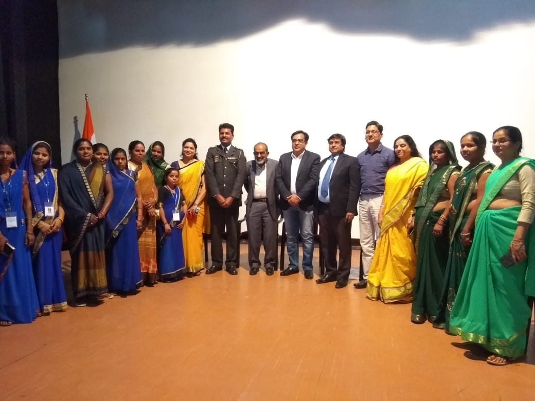 manjari_org's tweet photo. Our team participated in a panel discussion on ‘Choosing entrepreneurship as a career’ along with some experts frm banking &amp; industry &amp; some successful entrepreneurs at Rastriya Military School, Dholpur. Some case studies of women entrepreneurs were shared with students
@aesanjay https://t.co/pGcfVUYWUA