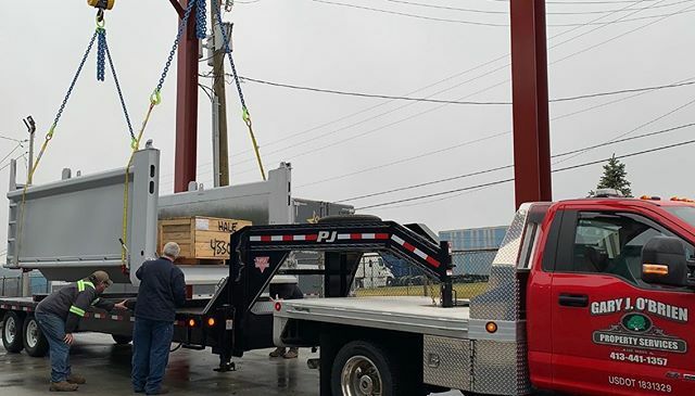 Hale_ATown's tweet photo. Thank you Gary O’Brien of Irish Trucking ☘️ for the purchase of your Brandon Dump Body and coming from Massachusetts!!! Happy St. Patrick’s Day! Hale Has It! Visit Us! https://t.co/mL0kctFnMk
#HaleATown #HaleHasIt #brandonmanufacturing #dumptruck #dumpbody #dumptrucklife #du… https://t.co/rLpAfAARsx