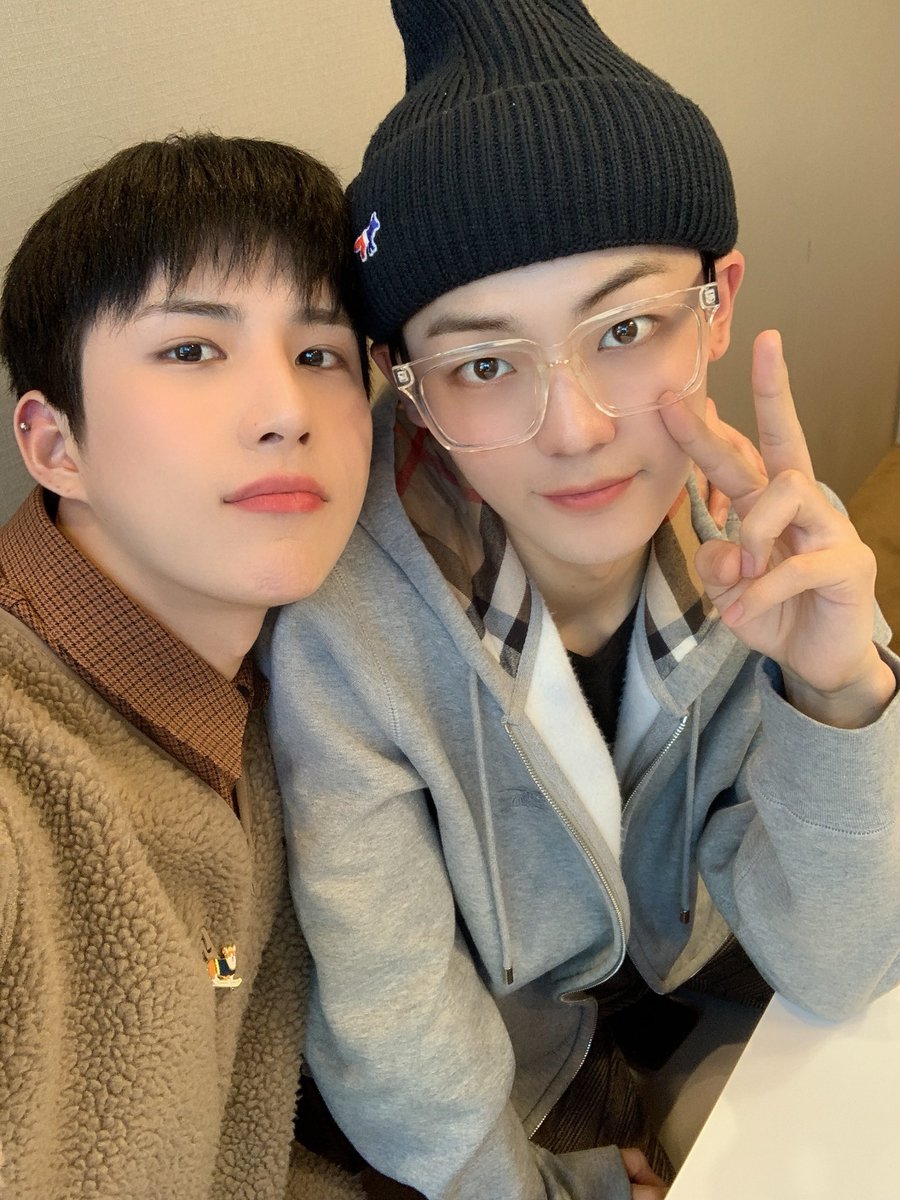 official_ACE7's tweet photo. [#에이스_모브]

데코의 세계로 초대합니다.
웰컴!! :)

#에이스 #ACE #초🌍ㅣ스 #CH🌍ice https://t.co/d44rKXHbvL