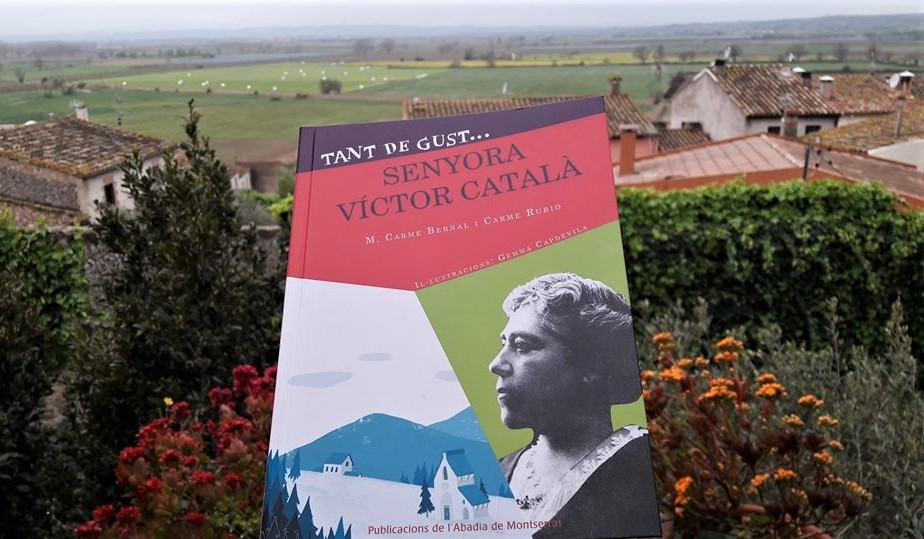 llibreriavitela's tweet photo. "Tant de gust de conèixer-la, senyora Víctor Català", de #MCarmeBernal i #CarmeRubio, amb il·lustracions de #GemmaCapdevila #PAMSA. Per fi!
#VictorCatala #ElgustEsNostre #ConfinamentLector #FemReserves #EnsEnSortirem https://t.co/uP37LtMVO7