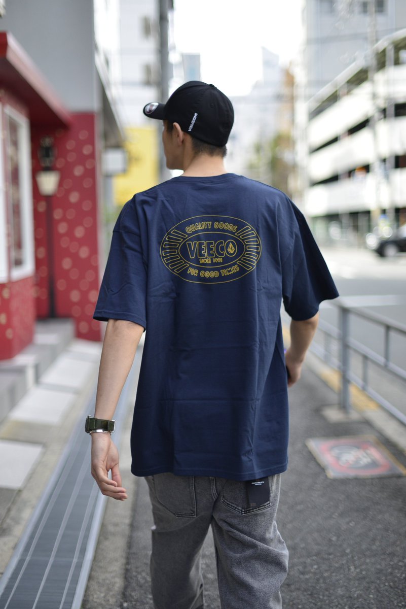 REGULATOR_WEB's tweet image. 【VOLCOM T-SHORTS】VOLCOM独自の映像制作レーベル『Veeco Productions』のロゴを使用したTシャツが入荷。ベーシックフィットはオーバーサイズで着用するのがおすすめ◎ 4,000 yen +tax regulator.jp/volcom/tshirt/ #regweb #ボルコム #volcom #Tシャツ #veeco