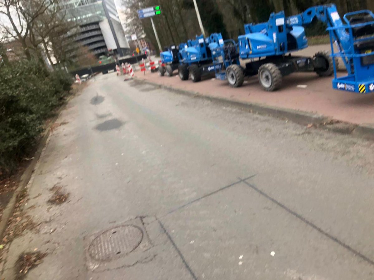 AtnPlatforms's tweet photo. Merci à notre client aux Pays-Bas, société Collé Rental &amp; Sales très heureux de l'utilisation de 3 nacelles articulées ZEBRA 12 pour des travaux dans un tunnel de l'autoroute A12. https://t.co/AtIUU7RdVo
