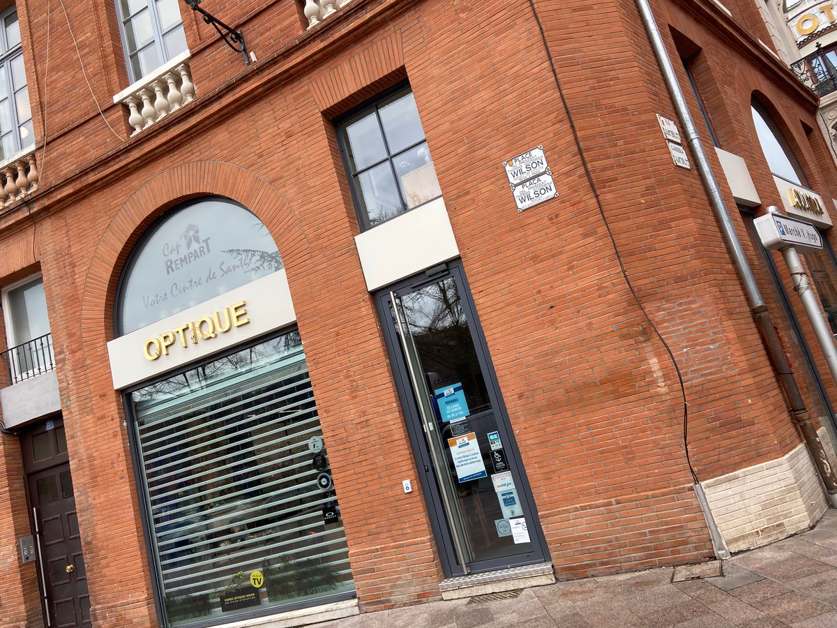 RempartMutuelle's tweet photo. Le Centre Optique & Audition Cap'rempart Place Wilson est fermé pour une durée indéterminée suite aux dernières dispositions gouvernementales. Nous nous excusons de la gêne occasionnée. A bientôt ;) Hélène, Anne, Jean-Paul et Huong #optique #audition #toulouse #caprempart https://t.co/5435fqEAmS
