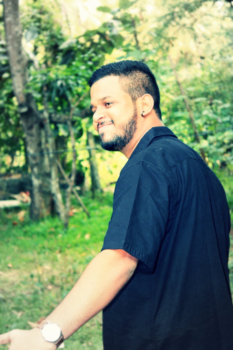 lahiruxp's tweet photo. moments in #lka  in  #coronavirus time https://t.co/py2ZXE846M