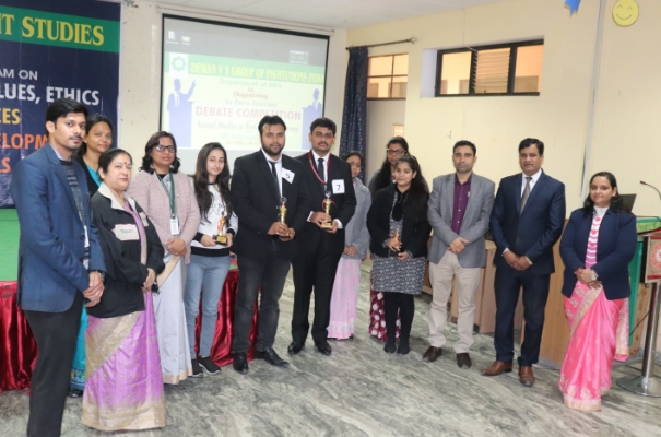 dewangrp's tweet photo. DEWAN INSTITUTE OF MANAGEMENTS STUDIES, BBA ORGANISED AN INTRA INSTITUTE DEBATE COMPETITION TO GIVE THEM A PLATFORM TO ENHANCE THE ORATING SKILLS OF THE FUTURE PROFESSIONALS AND TO HELP THEM FORM AN OPINION ON TRENDING SOCIAL ISSUES, ON 05-02-2020.
#dewangroup #DebateCompetition https://t.co/fRUiaDYy9q