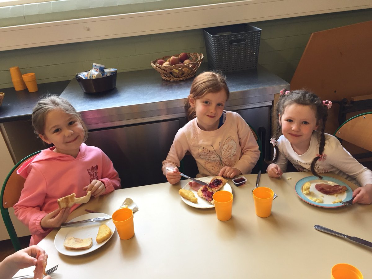 TarvinPrimary's tweet photo. Getting ready for a morning of den building after a delicious breakfast. Thank you @EdsentialUK #smiles #readyforadventures https://t.co/3mW33qnGMq