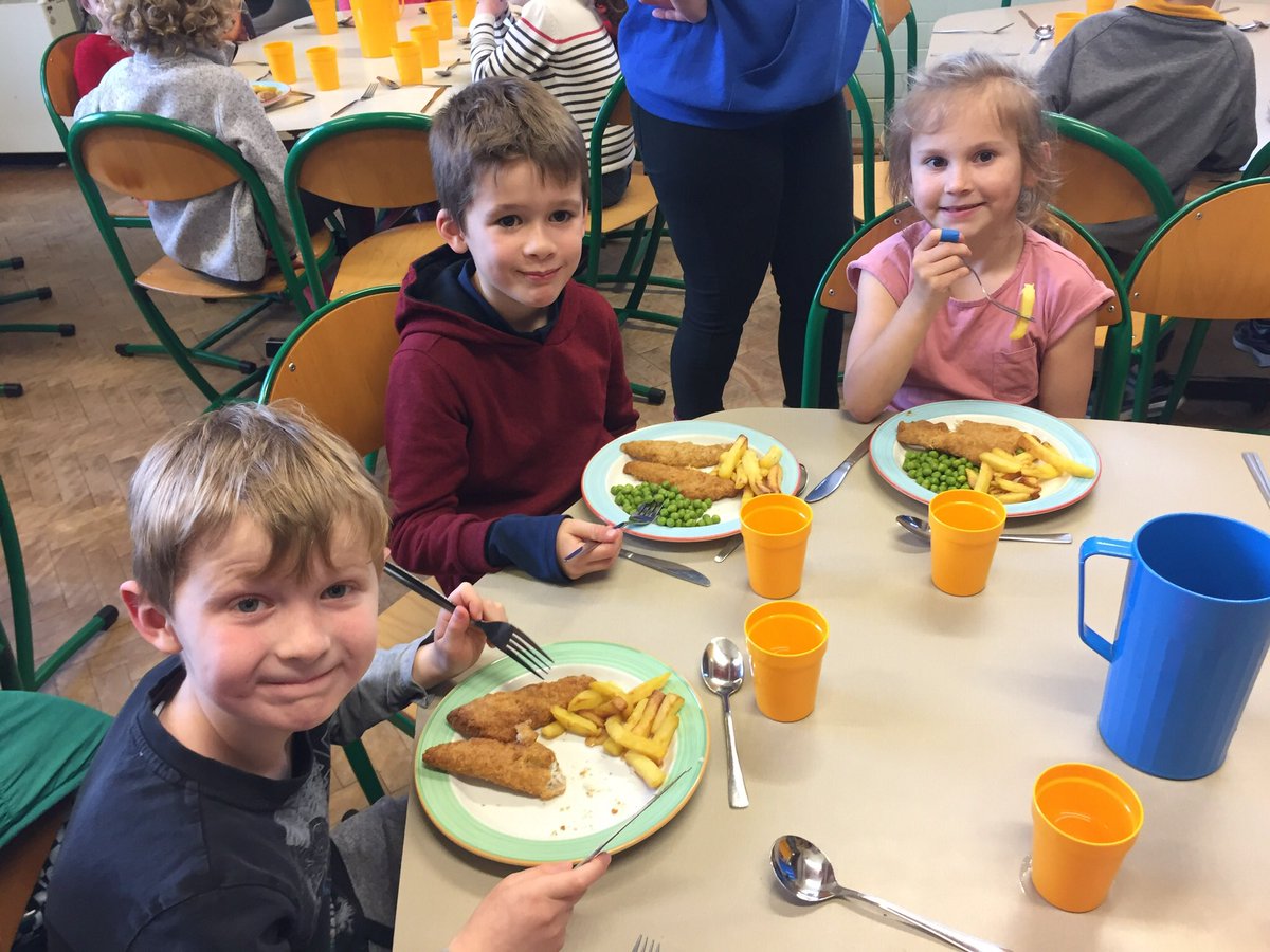 TarvinPrimary's tweet photo. Getting ready for a morning of den building after a delicious breakfast. Thank you @EdsentialUK #smiles #readyforadventures https://t.co/3mW33qnGMq