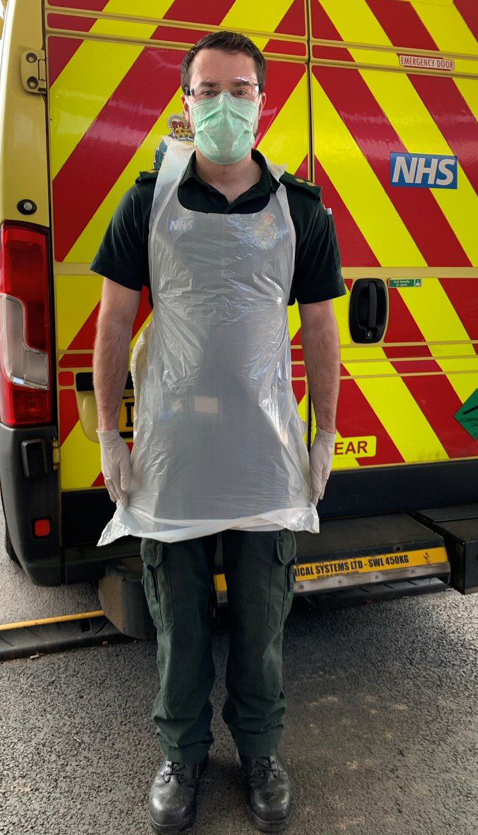 "You may encounter more of our front-line ambulance staff wearing a surgical mask &amp; a disposable apron in addition to their standard gloves when respond to 999 calls." 

Please read the attached important message &amp; share with others. 

Thank you for your support 💚
#coronavirus