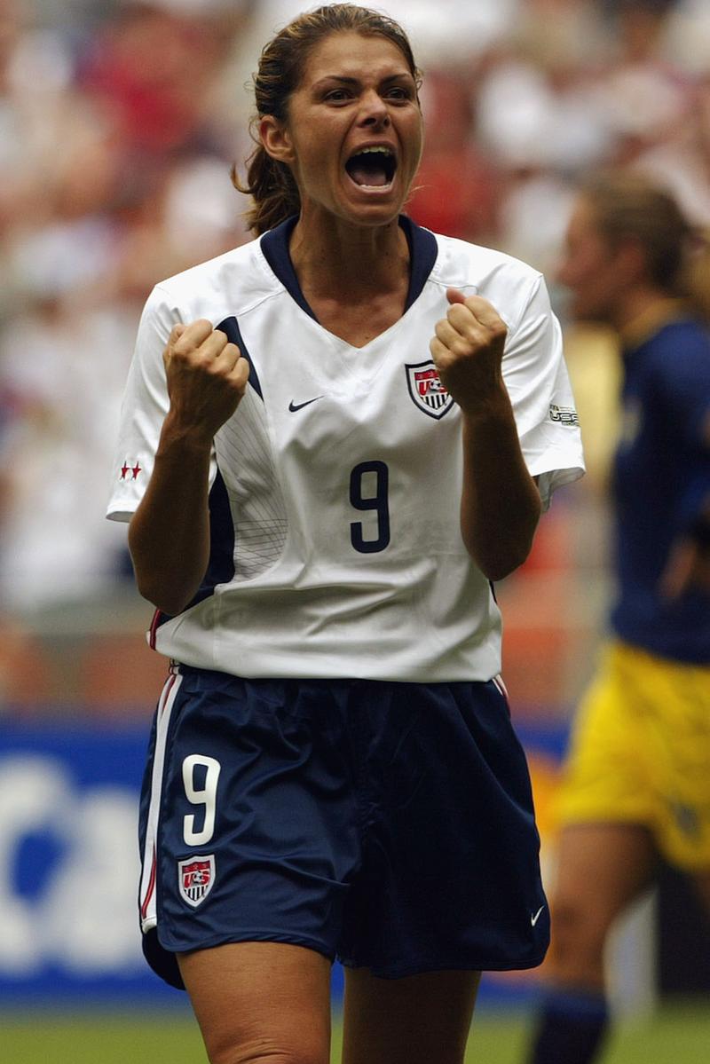 Happy birthday Mia Hamm   