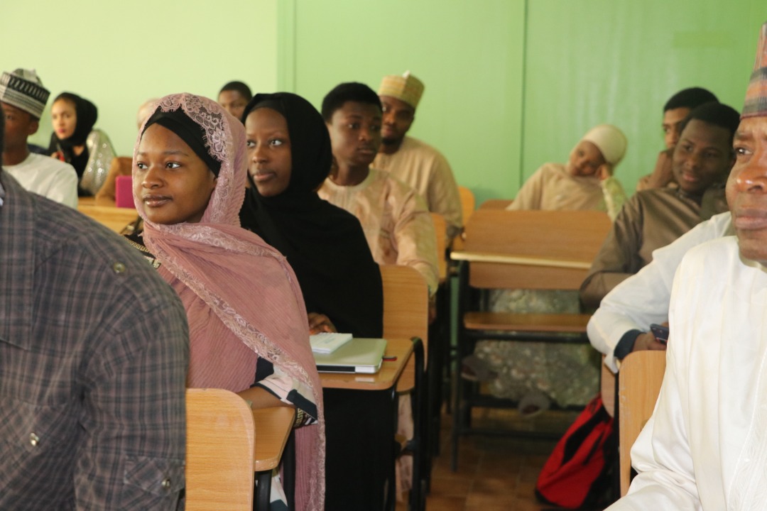 SkylineUNigeria's tweet photo. Cyber Security Expert, Mr. Shehu Awwal, founder of ShawSec in collaboration with Computer Science Dept. of @SkylineUNigeria has trained Computer Science &amp; Software Engineering Students on Tackling Cyber Crimes

Read more👉https://t.co/jJ6XLTojWz

#TuesdayThoughts #CyberSecurity https://t.co/kqOdc1rAp2
