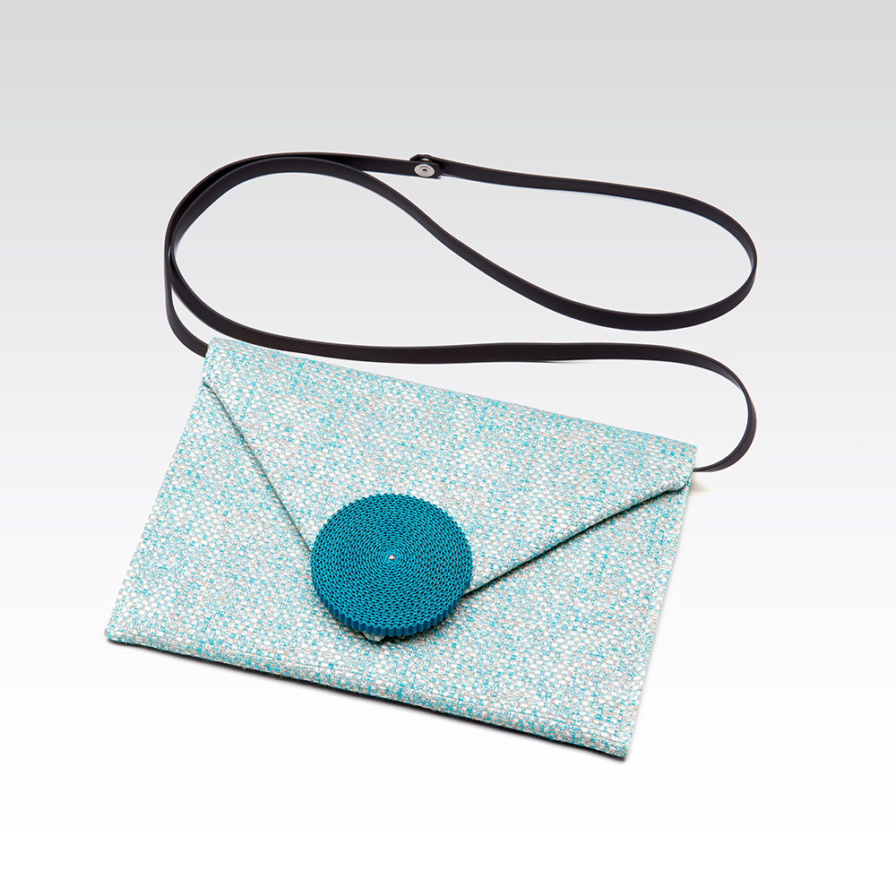 #Button Handbag
Perfect gift for your Mom? Small and elegant, this handbag can change from a purse to a shoulder bag in two different sizes. 
📍Visit us in our boutique in #London:
43, Marylebone High Street
shop on line 🎁 fabrianoboutique.co.uk
#perfectgift #mothersday