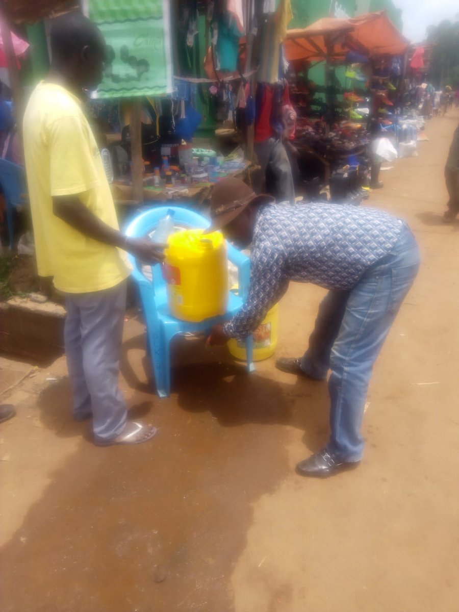 NgalaVincent's tweet photo. My @NambaleT (@040County) together with the Market Management Committee officials supervised compliance with laid Covid-19 prevention mechanisms at Nambale market this morning. We thank all Traders and the public for complying. 
@NationBreaking 
@TheStarBreaking 
@RadioCitizenFM https://t.co/isLqpUE44r