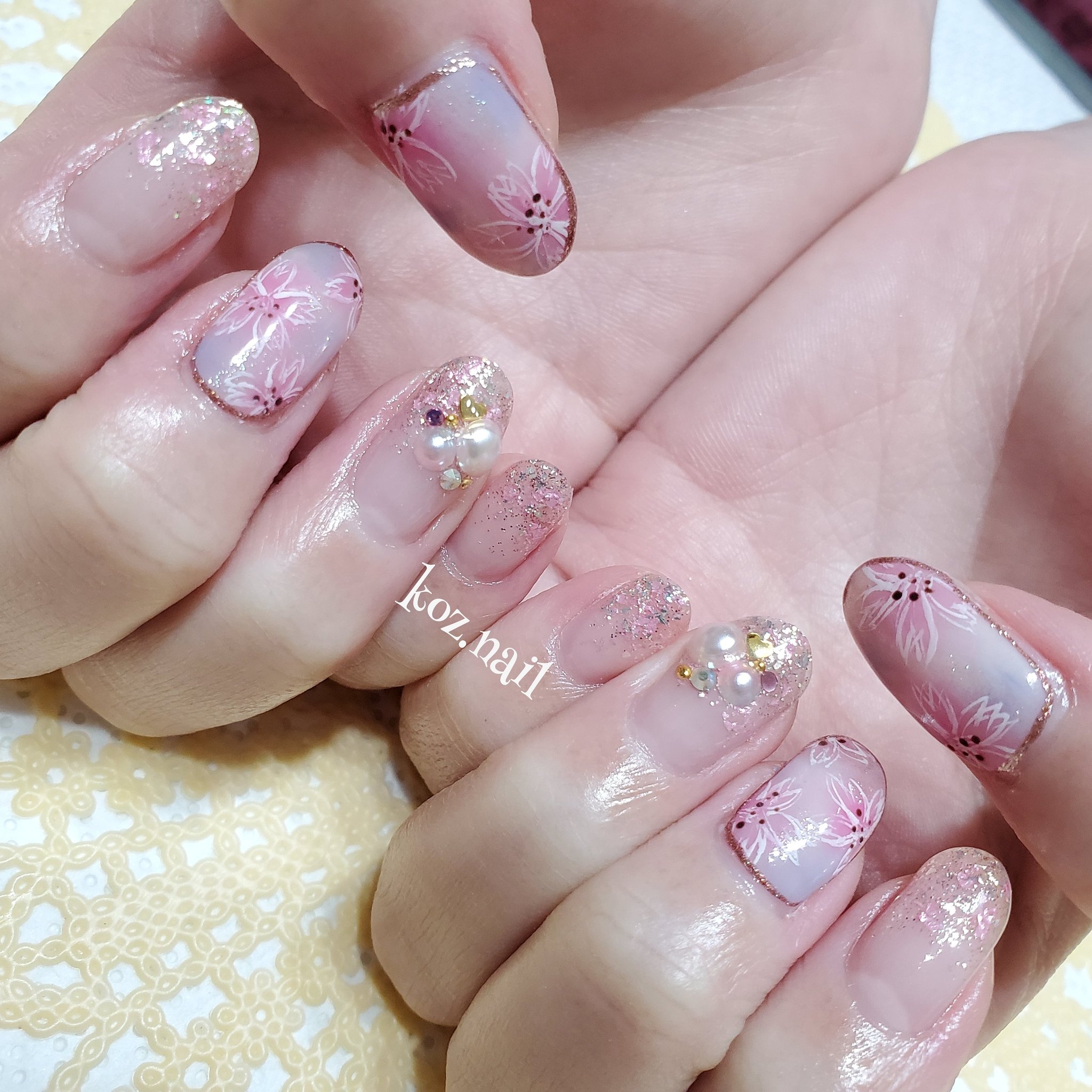 Koz Nail 桜ネイル ラメグラにピンクの箔を入れたらめっちゃ可愛くなった Koz Nail 桜ネイル ラメグラにピンクの箔を入れたらめっちゃ可愛くなった
