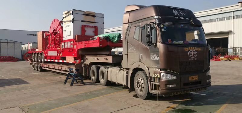 VLLogistic's tweet image. Перевезли колтюбинговую установку SLG450T автомобильными тралами.
⠀
(Койл тюбинг / coil tubing) LGT450 разработана специально для нефтегазовой промышленности. 

Всего 4 места. Габариты самой установки 17850*2800*4100, масса 34 тонны, 3 места в габарите общей массой 15 тонн