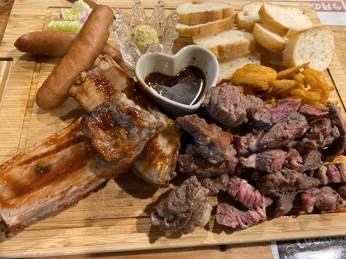 Atan211225's tweet photo. 肉祭り
わっしょーい!
#MONSTERBEEF
#そっちもお祭りですか笑笑 https://t.co/snfdZoDJ2f