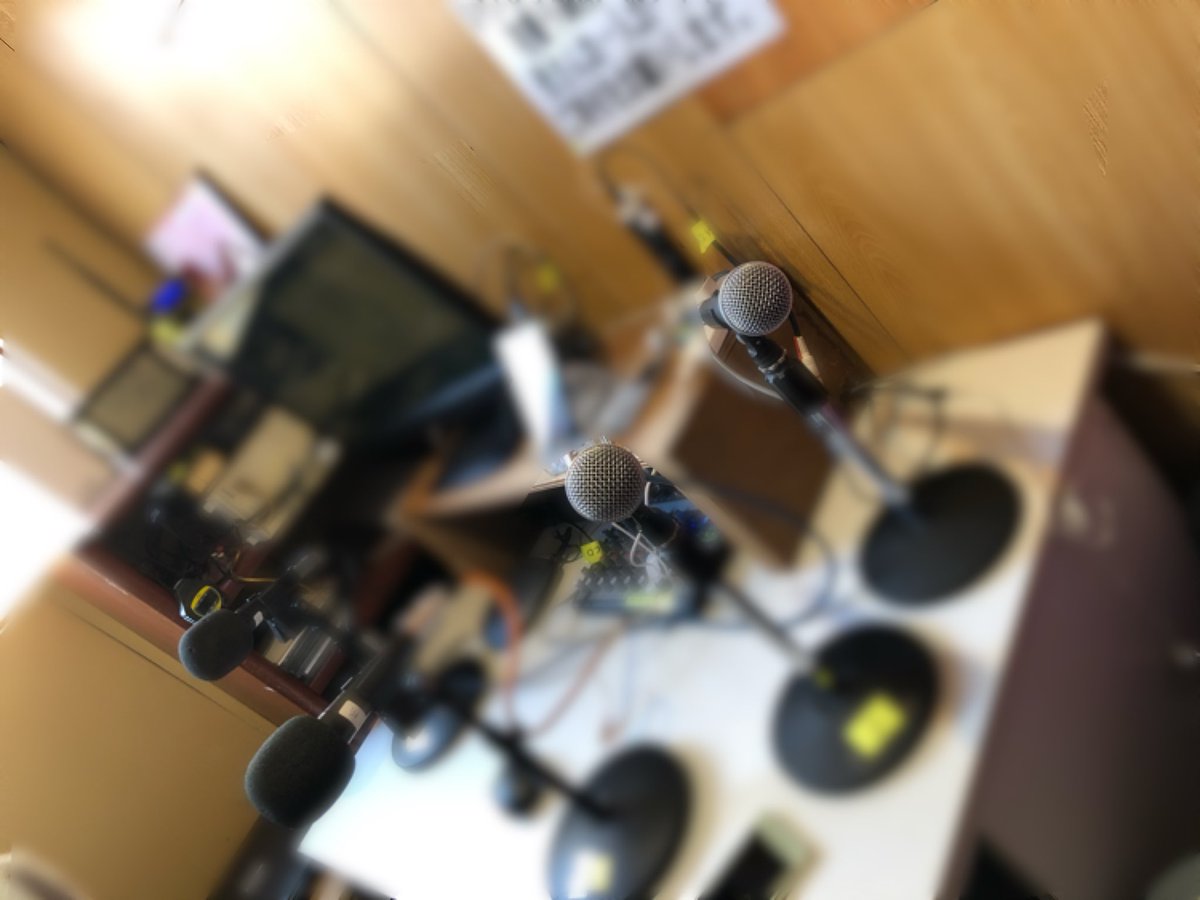 F_Project2020's tweet photo. 【★お知らせ★】
本日、15時にエフエムひめさんにて
「ハルの井戸端会議に」
ゲスト出演させて頂きました✨
最初は緊張してましたが
1時間はあっという間でとても新鮮な時間を過ごさせていただきました😊

貴重なお時間ありがとうございました🙇‍♂️ https://t.co/EgM20LvHsf