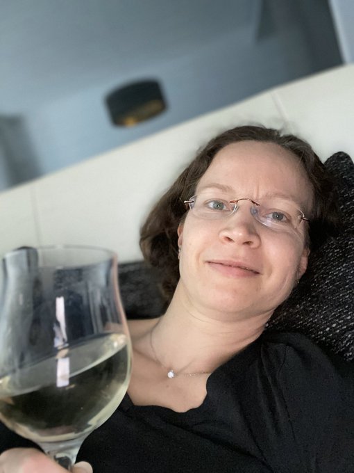 Deutschland, mittags halb 12. den Geburtstag und den letzten kitatag genie&szlig;en! https://t.co/KAxiY3Ii<a href="/tag/heel"class="tags"><span>#heel</span></a><a href="/tag/nylon"class="tags"><span>#nylon</span></a><a href="/tag/pressluftflasche"class="tags"><span>#pressluftflasche</span></a>