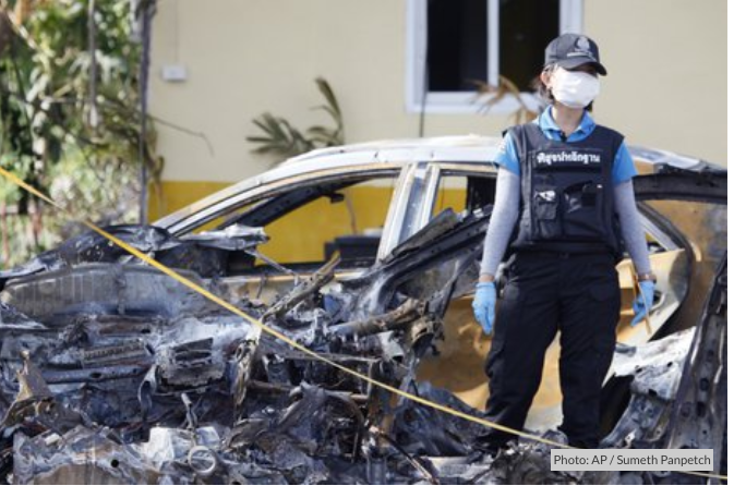 worldnewsdotcom's tweet image. Two bombs explode outside Thai government office in #Yala, wounding 18

#Thailand #BombExplosion
article.worldnews.com/view/2020/03/1…