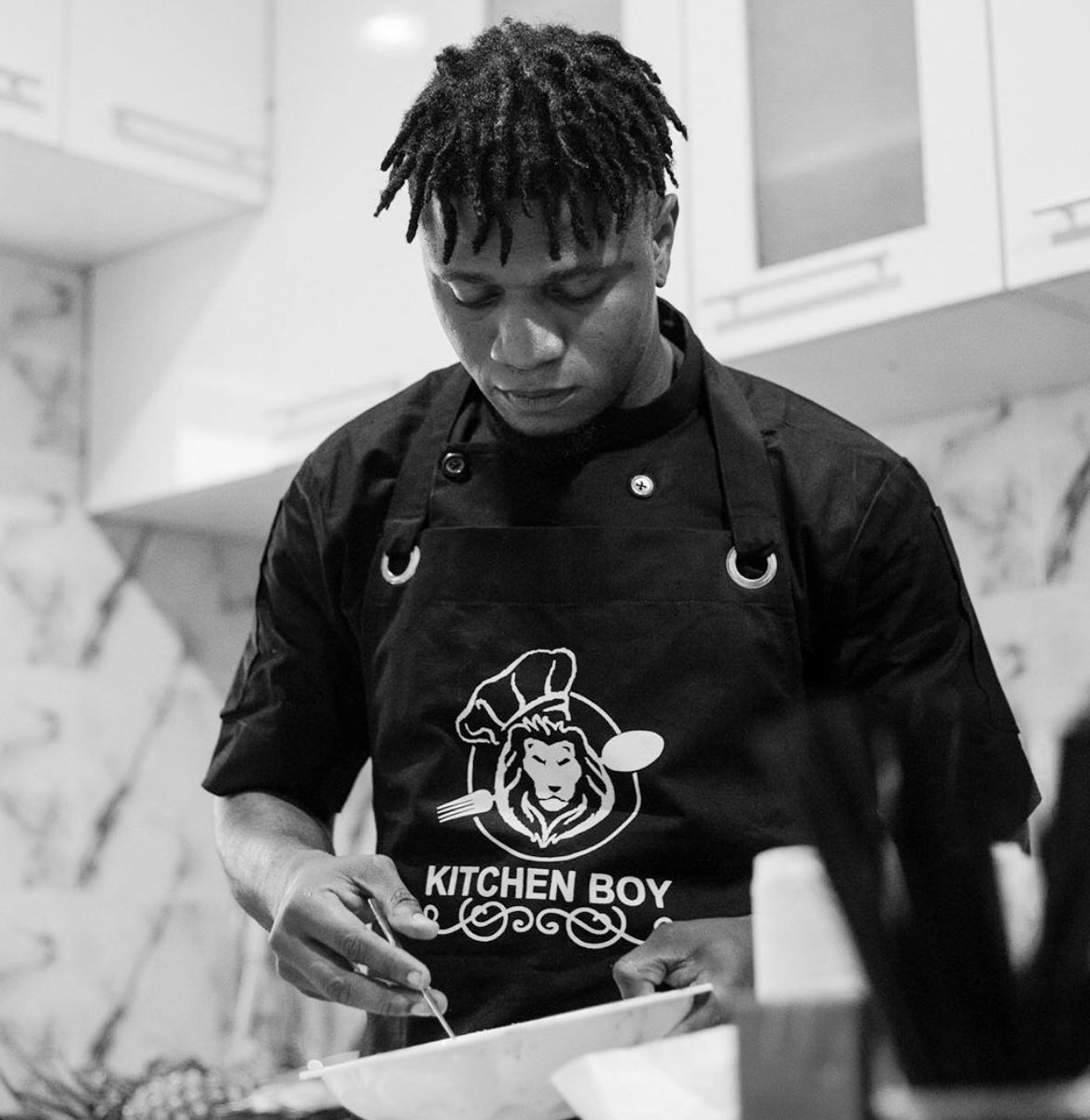 cheffingtons's tweet photo. PASSIONATE FOODIE ........ 🍴#cheffingtons #kitchenboy #cheflife #celebritychef #eventchef #executivechef #culinaryart #foodie #kitchenmaster https://t.co/7v0COSvUGx