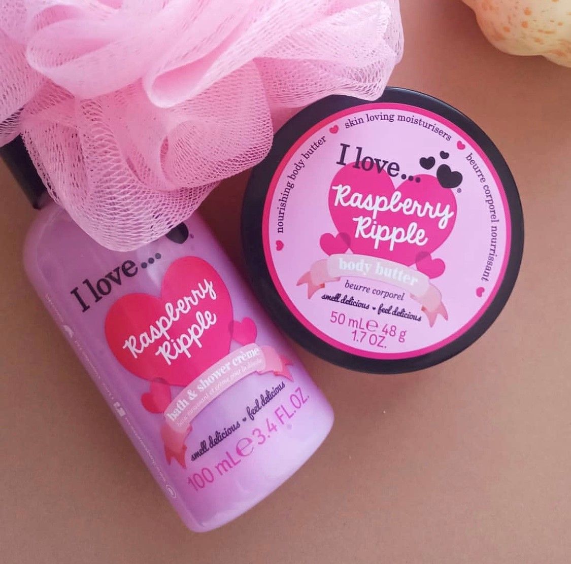 IloveHQ's tweet photo. Enjoy BERRY smooth skin for summer...๐ ๐
Our Raspberry Ripple collection is the perfect skincare treat to help you prep for the months ahead ๐
๐ธ : @beam.ua
#ilovecosmetics #iloveoriginal #iloveraspberryripple #raspberryripple #veganfriendly #pamper #skincaretreats https://t.co/IXWBGCjh9F
