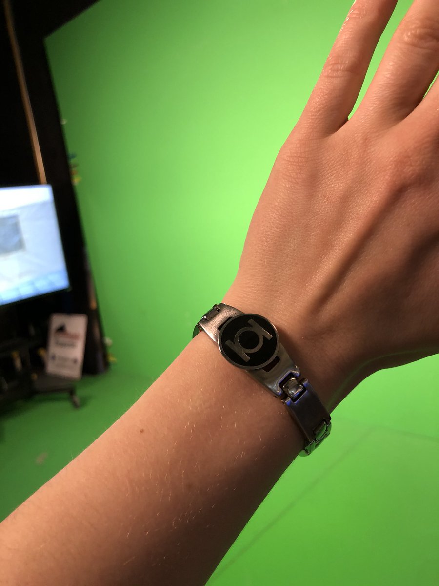 weather_katie's tweet photo. I may not be able to wear green on the green screen, but I’m still representing! #GreenLantern #KindaCheating #ImTryingMyBest https://t.co/AtPfEbCm6R