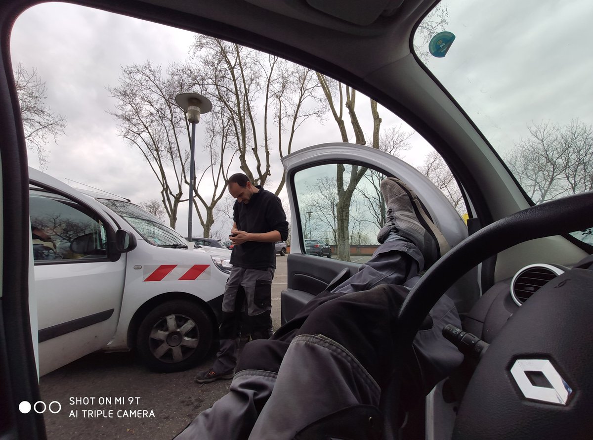 AdO_Sensei's tweet image. Le confinement, c'est pas pour tout le monde #PauseMidi #FibreOptique #COVID19france #RESTEZCHEZVOUS #Normale