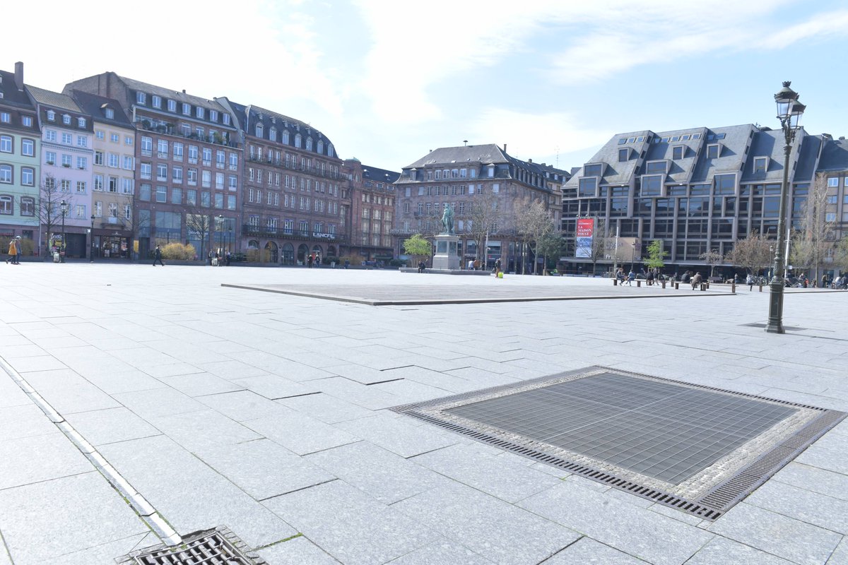 dnatweets's tweet photo. Quand Strasbourg plonge dans le silence https://t.co/u21JrehjGN https://t.co/WPiGmxM9ua