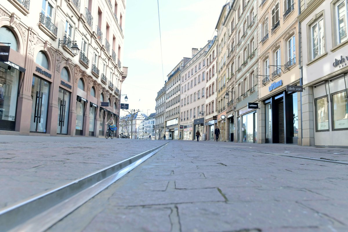 dnatweets's tweet photo. Quand Strasbourg plonge dans le silence https://t.co/u21JrehjGN https://t.co/WPiGmxM9ua