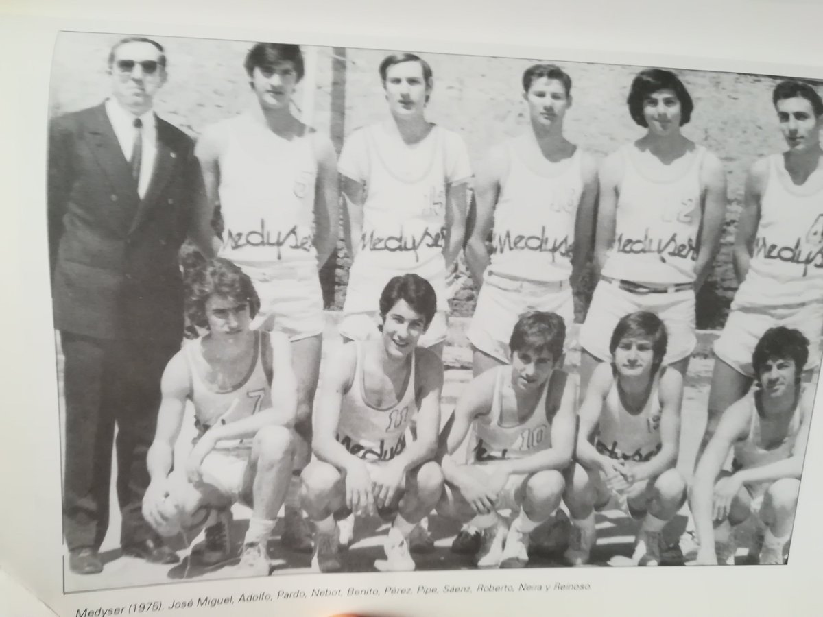 BasketRoberto's tweet photo. Hoy nos ha dejado  Sagarribay . Grande como entrenador y como persona. Mi primer entrenador y un referente en mi vida. Será imposible olvidarte . Descansa en paz Josemi. https://t.co/qs2ZmODFMh