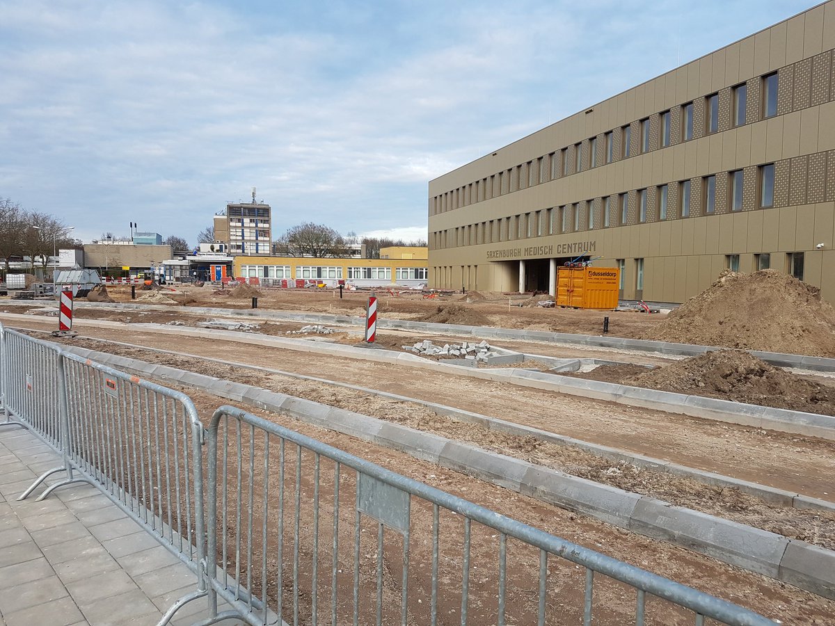 De werkzaamheden rondom het nieuwe #ziekenhuis Saxenburgh Medisch Centrum in #Hardenberg zijn volle gang. De infrastructuur op het terrein krijgt daardoor meteen een heel ander aanzicht...