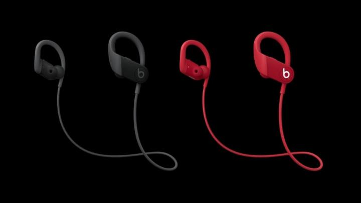 TrakinTech's tweet photo. Apple launched new wireless earphones #PowerBeats4 on the #Beats website for $149.95 (~Rs11,000)
The earphones have a 15 hrs of listening time & 5 mins of charge gives 1 hr of playback time & supported by #Apple H1 chip
The earphones will be available from 18th March https://t.co/pjd5Sdk1HT