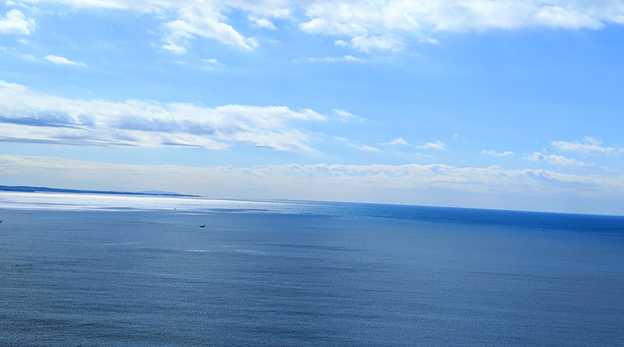 みつばちまーちゃん 江ノ島から見た海 空と海の色が とても綺麗 海絶景 T Co Fclkxq1p2c Twitter