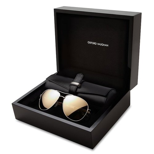 The SpeedBird Mach 2 are an elegant evolution of the iconic aviator design – a true classic with ageless worldwide popularity. Shaped distinctively with 18K gold-plated aircraft grade titanium frames.

#luxurysunglasses #goldplated #menseyewear #sunglasses #mensfashion