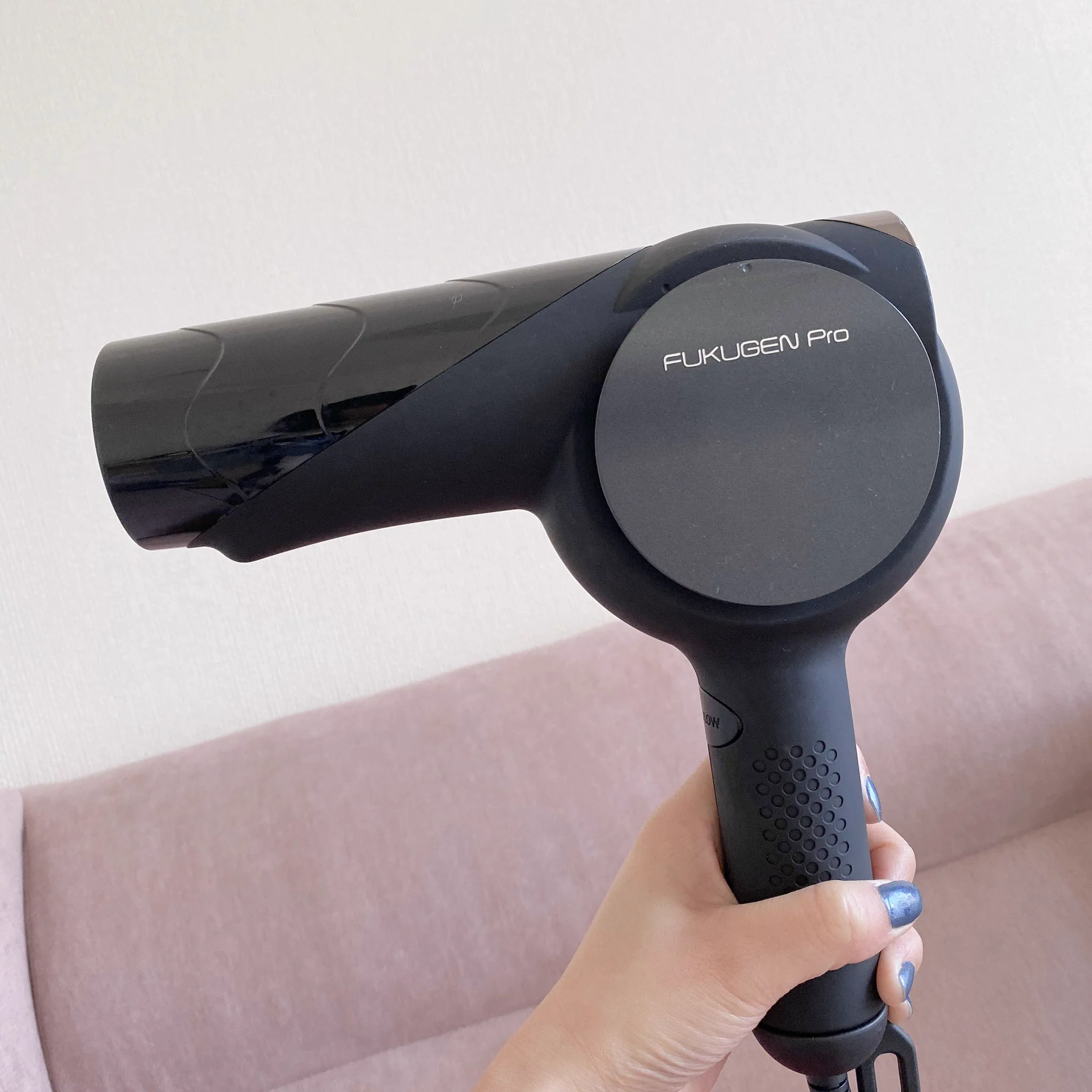 顔にドライヤーをあてた結果？小顔になったwww