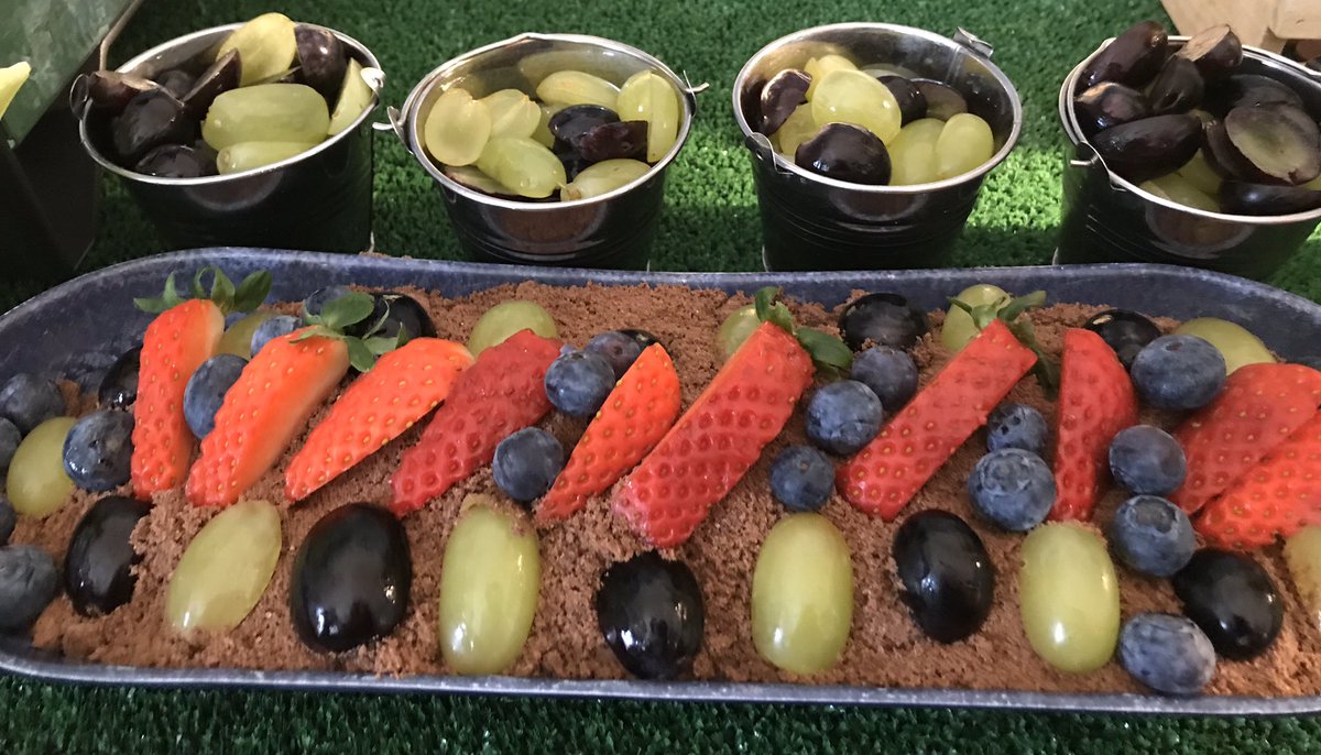 Bright and cheery edible garden salad bar <a href="/winterfoldhs/">Winterfold School</a> <a href="/BromsSchool/">Bromsgrove School</a> <a href="/sillingworth7/">Simon</a>
