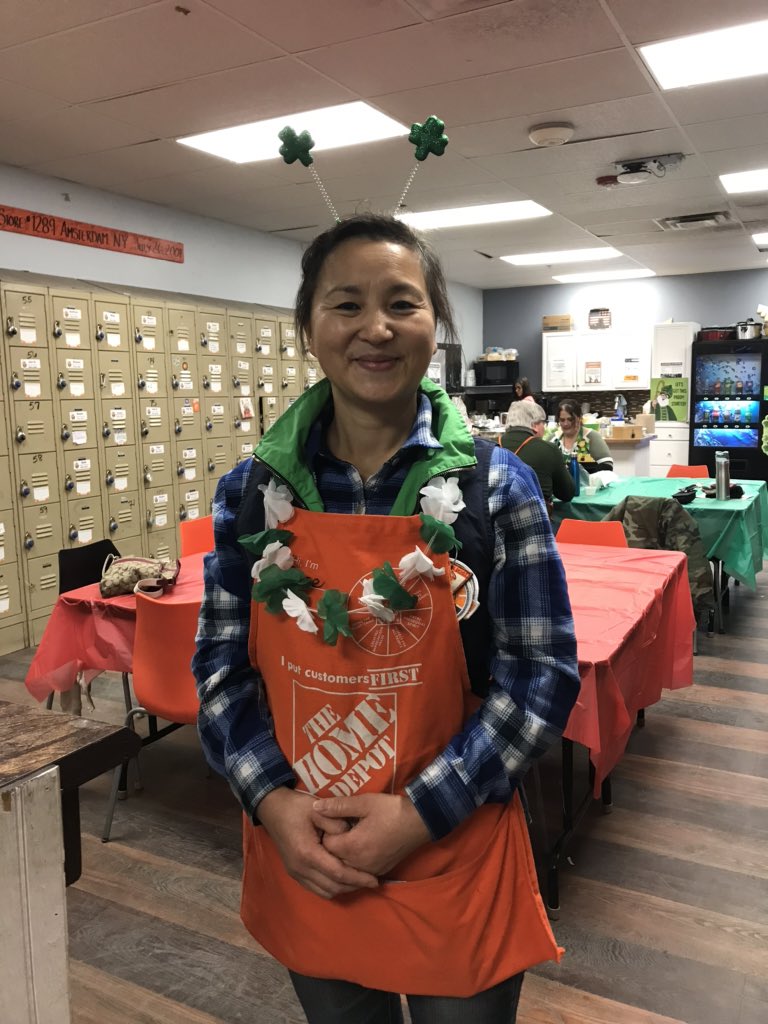 Celebrating St Patrick’s Day at work today!! ☘️☘️ #amsterdamhomedepot #everyonesirishtoday