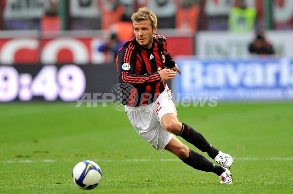 ソノ Estela No Twitter ベッカム サッカー三大イケメンに入ってそうな稀代のプレイヤー テクニックさながらクロスの質が異次元に高く Fkの美が中村俊輔なら クロスの美はベッカム 個人談 ベッカムといえばマンu レアルのイメージ型強いけれど