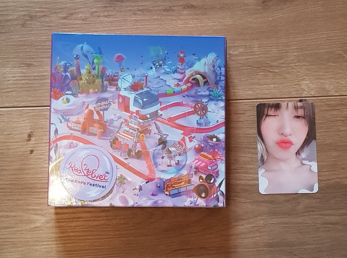 Red Velvet - The ReVe Festival Day 2Photocard : WendyTravel Kit : YeriFavorite Song : Love is the way