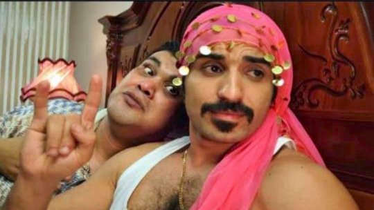 -قرار من الصحة باغلاق الكوافيرات 
=متشوفنيش بعينك ي سي عاطف شوفني بقلبك ي خويا😂😂💔