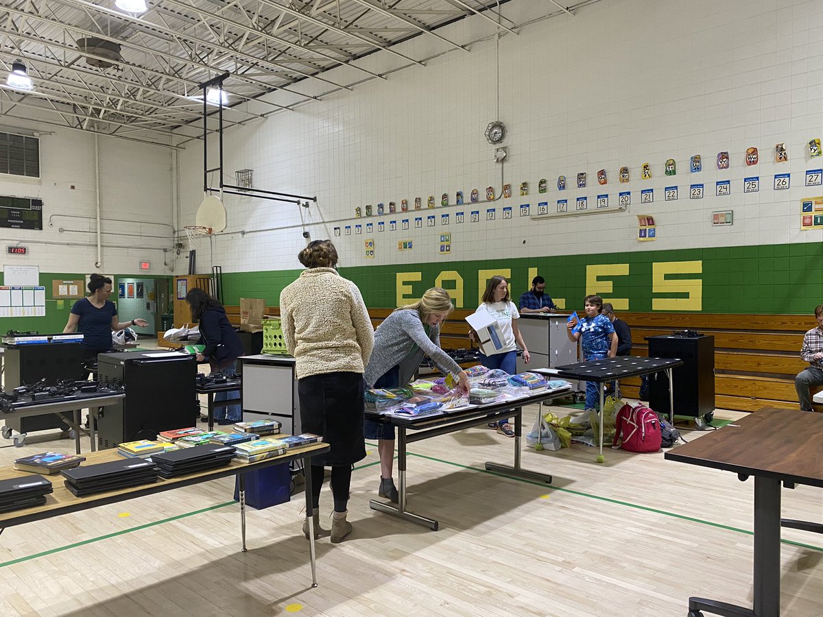 sarahwcardwell's tweet photo. Look at this team prepping for students! @GreenValley_828 #wearewatauga https://t.co/yuDmDXxG92