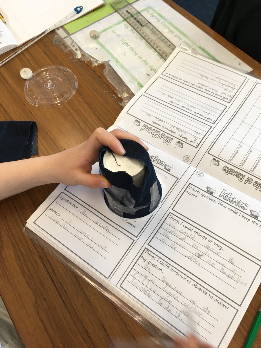 SpringCottagePS's tweet image. Science in 5T this afternoon; we tested thermal insulators and conductors. #springcottagescience #springcottage5T