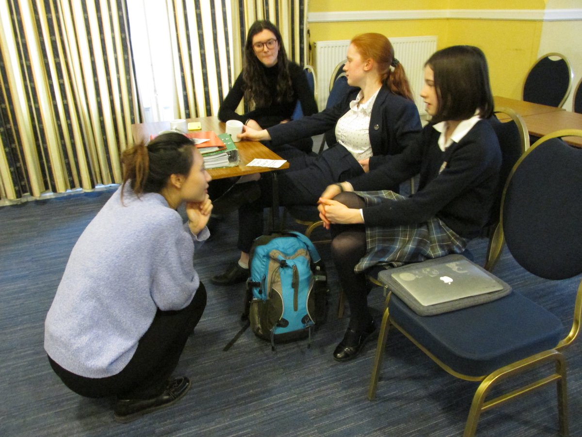 msj_library's tweet photo. Our Yr12 & 13 Academic Scholars had a Q&A session with Yr7-9 today, sharing their aspirations, experiences & university course choices. Answering questions on learning science, being an aspiring medic, studying business & learning languages! #scholars #msjlife #inspiration https://t.co/xkR1w83jqQ