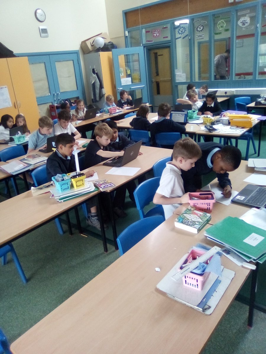 BegbrookAcademy's tweet photo. We are geographers this week in year four. Today the children researched and made notes on different biomes! #year4learning #pearlpower https://t.co/8U5YJVbUly